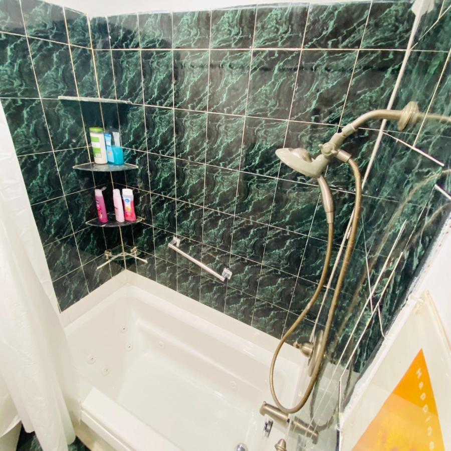 Room With Jacuzzi, Massage Seat, And Parking Space, The Best Choices!! นอร์ทเบอร์เกน ภายนอก รูปภาพ